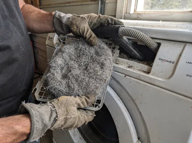 Cleaning Dryer Lint Trap in Compton, CA